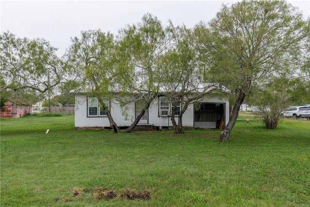 304 E RICHARD GARCIA St, Driscoll, TX 78351