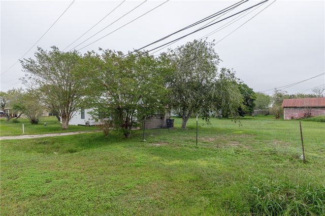 304 E RICHARD GARCIA St, Driscoll, TX 78351