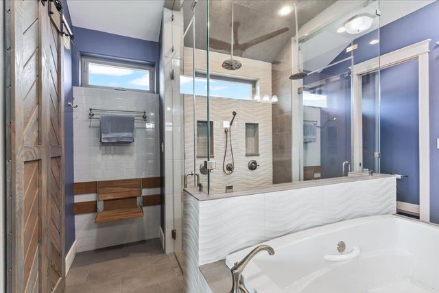 1604 Watercliffe DR, Lago Vista, TX 78645