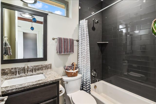 1604 Watercliffe DR, Lago Vista, TX 78645