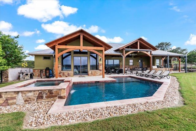 1604 Watercliffe DR, Lago Vista, TX 78645