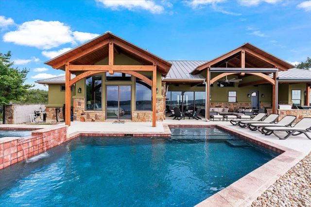 1604 Watercliffe DR, Lago Vista, TX 78645