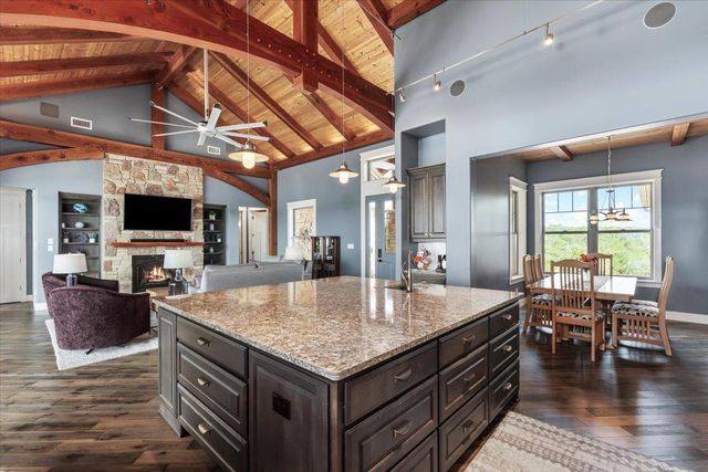 1604 Watercliffe DR, Lago Vista, TX 78645