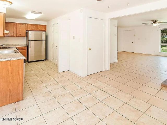860 Cherry Tree Drive 2, Sparks, NV 89434