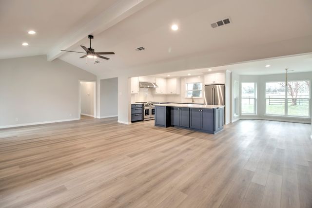 3700 Moseley Road, Cross Roads, TX 76227