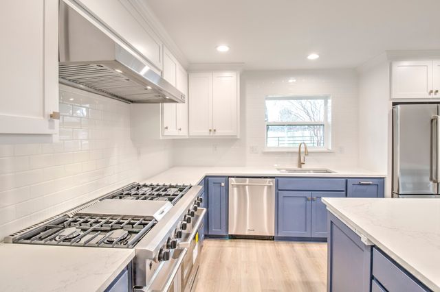 3700 Moseley Road, Cross Roads, TX 76227
