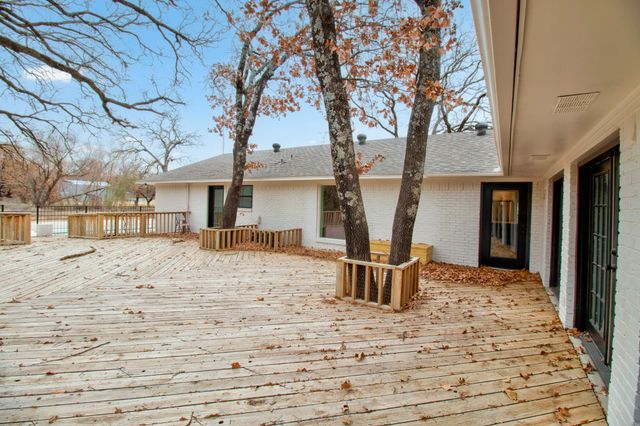 3700 Moseley Road, Cross Roads, TX 76227