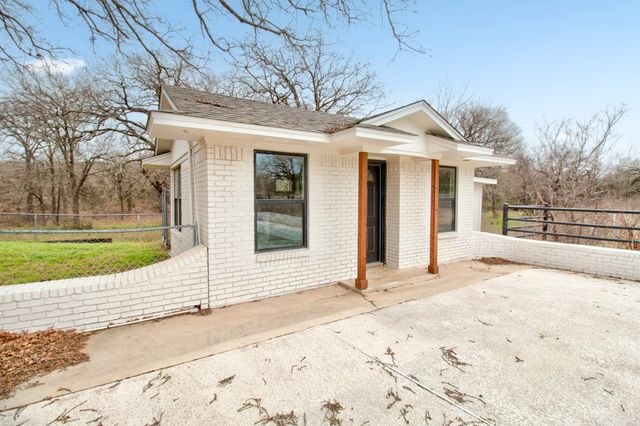 3700 Moseley Road, Cross Roads, TX 76227