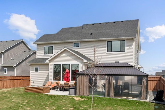 17628 Jett Circle, Prior Lake, MN 55372