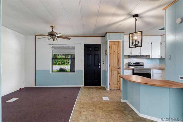 10267 W Hadley Court, Homosassa, FL 34448