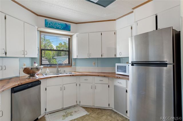 10267 W Hadley Court, Homosassa, FL 34448