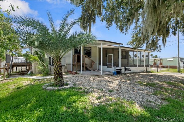 10267 W Hadley Court, Homosassa, FL 34448
