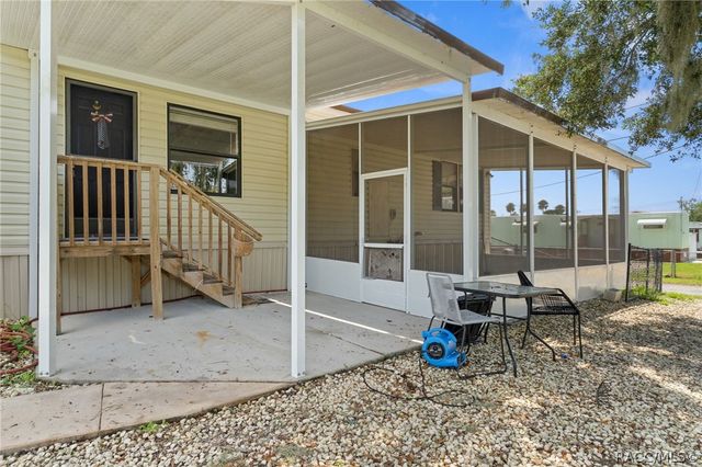 10267 W Hadley Court, Homosassa, FL 34448