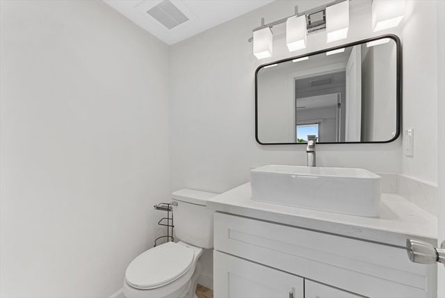 71 Fanshaw B, Boca Raton, FL 33434