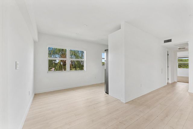 71 Fanshaw B, Boca Raton, FL 33434