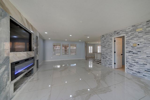 7000 Lorete Road NW, Albuquerque, NM 87114