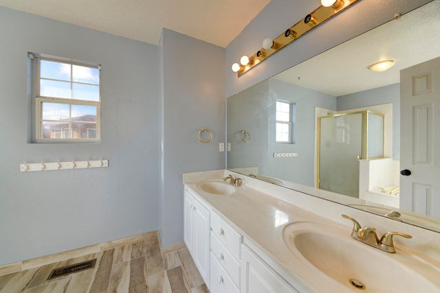 7000 Lorete Road NW, Albuquerque, NM 87114