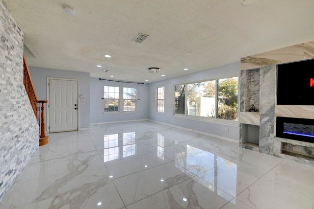 7000 Lorete Road NW, Albuquerque, NM 87114