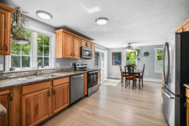 137 Lake Ave, Wareham, MA 02538