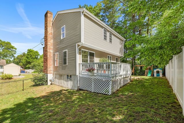 137 Lake Ave, Wareham, MA 02538