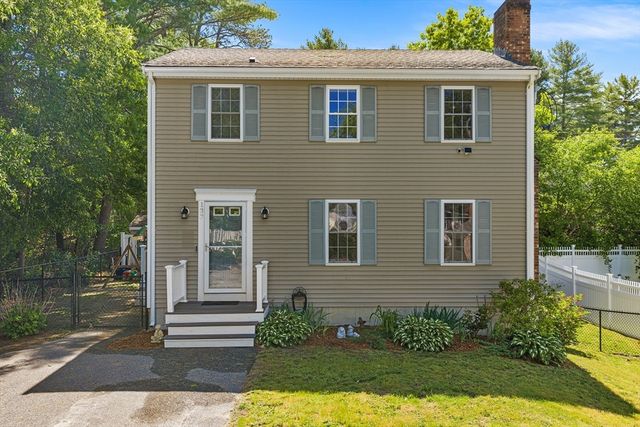 137 Lake Ave, Wareham, MA 02538