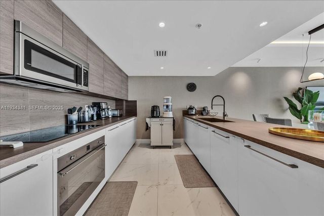 400 Sunny Isles Boulevard 718, Sunny Isles Beach, FL 33160