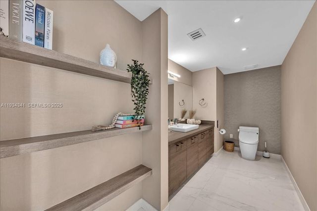 400 Sunny Isles Boulevard 718, Sunny Isles Beach, FL 33160