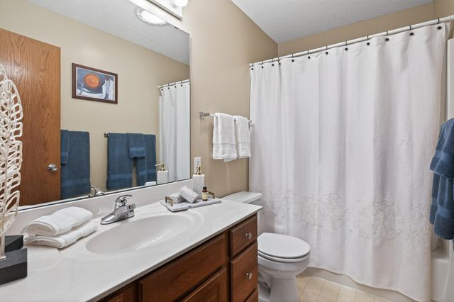 1908 Sibley View Lane, Northfield, MN 55057