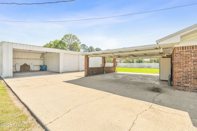 4285 Poydras Highway, Breaux Bridge, LA 70517