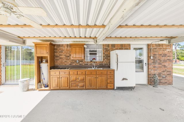 4285 Poydras Highway, Breaux Bridge, LA 70517