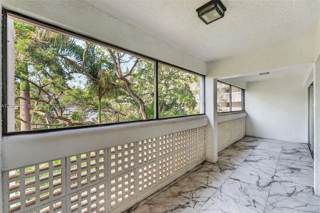 3301 Spanish Moss Terrace 405, Lauderhill, FL 33319
