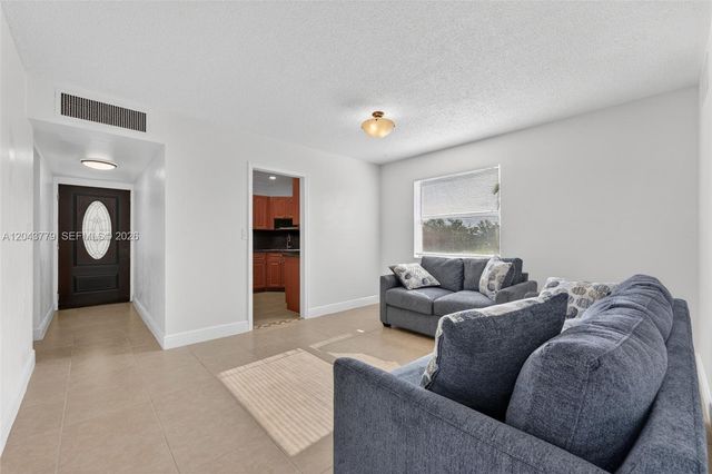 3301 Spanish Moss Terrace 405, Lauderhill, FL 33319