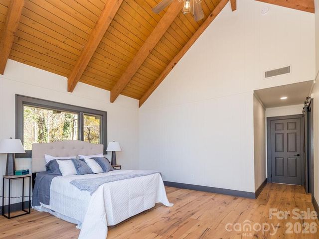 1952 Country Club Drive, Canton, NC 28716