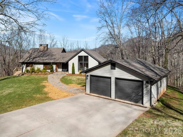 1952 Country Club Drive, Canton, NC 28716