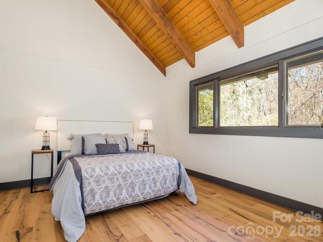 1952 Country Club Drive, Canton, NC 28716