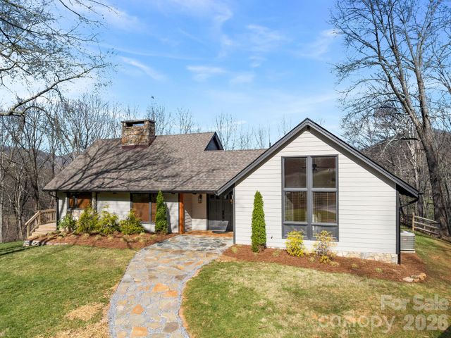 1952 Country Club Drive, Canton, NC 28716