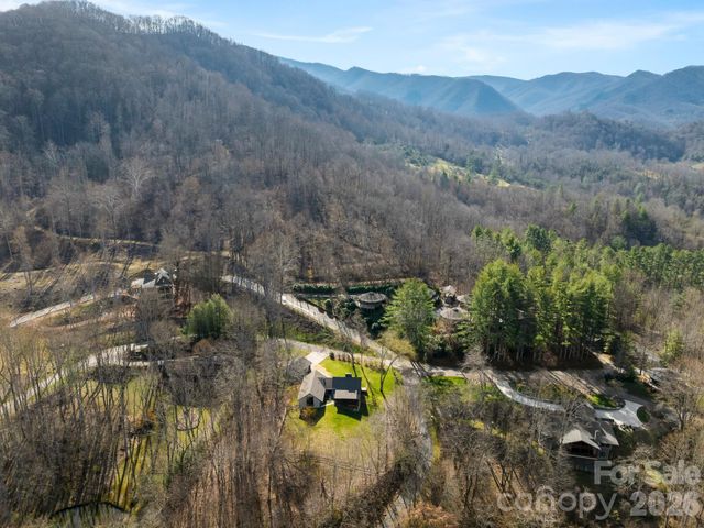 1952 Country Club Drive, Canton, NC 28716