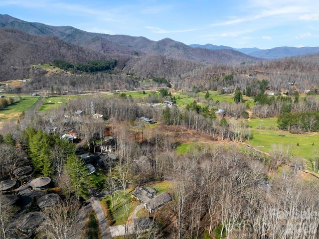 1952 Country Club Drive, Canton, NC 28716