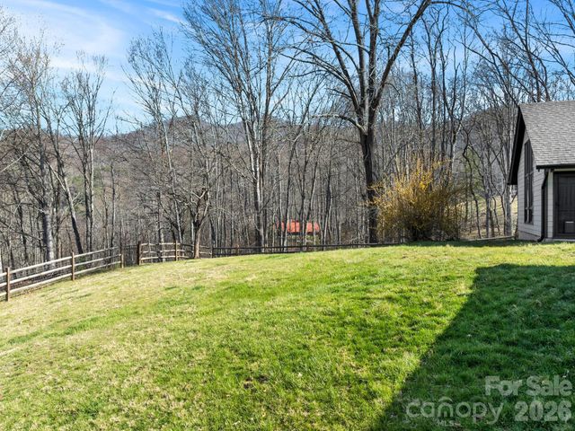 1952 Country Club Drive, Canton, NC 28716