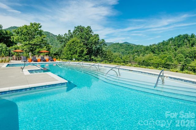 1952 Country Club Drive, Canton, NC 28716