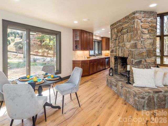 1952 Country Club Drive, Canton, NC 28716