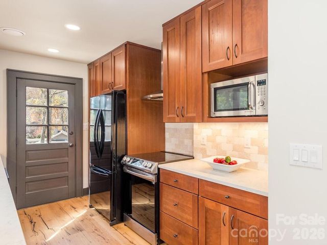 1952 Country Club Drive, Canton, NC 28716