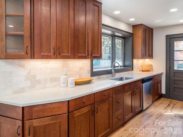 1952 Country Club Drive, Canton, NC 28716