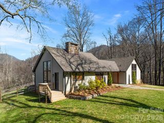 1952 Country Club Drive, Canton, NC 28716