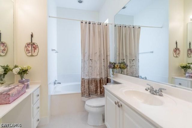 7687 Hernando CT, Naples, FL 34114