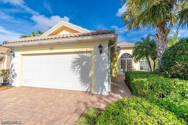 7687 Hernando CT, Naples, FL 34114