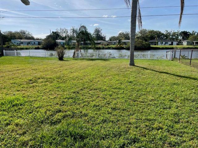 5982 52ND AVENUE N, Kenneth City, FL 33709