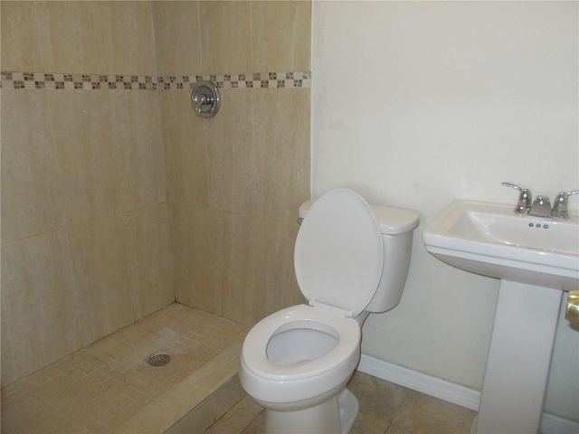 5982 52ND AVENUE N, Kenneth City, FL 33709
