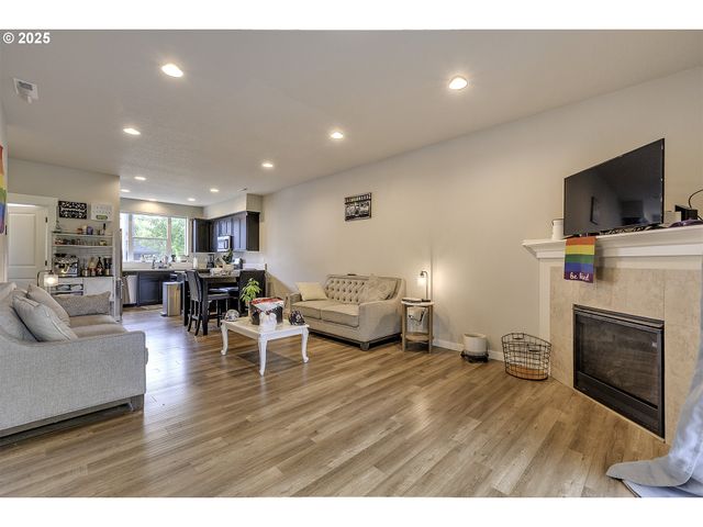475 Ne LIBERTY Ave, Gresham, OR 97030