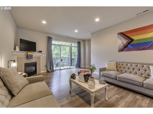 475 Ne LIBERTY Ave, Gresham, OR 97030